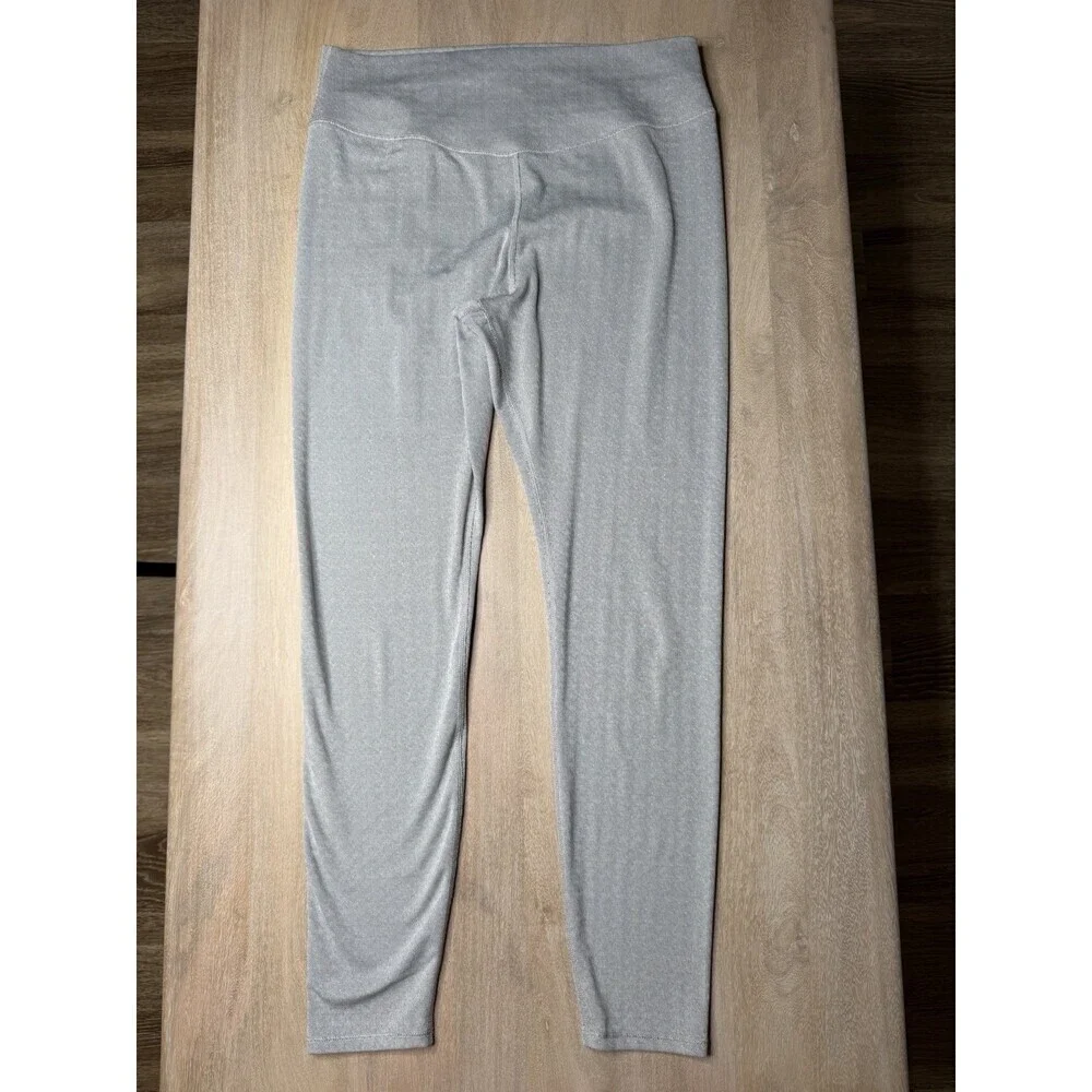 Vuori Textured Chilled Out Legging in Houndstooth Gray Size XL